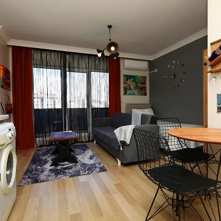 Chic Flat W Balcony 15 Min To Airport And Viaport * Istanbul