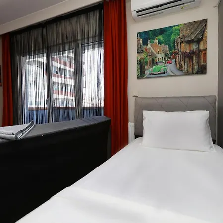 Chic Flat W Balcony 15 Min To Airport And Viaport
